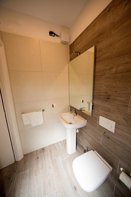Camera Matrimoniale con Bagno Privato